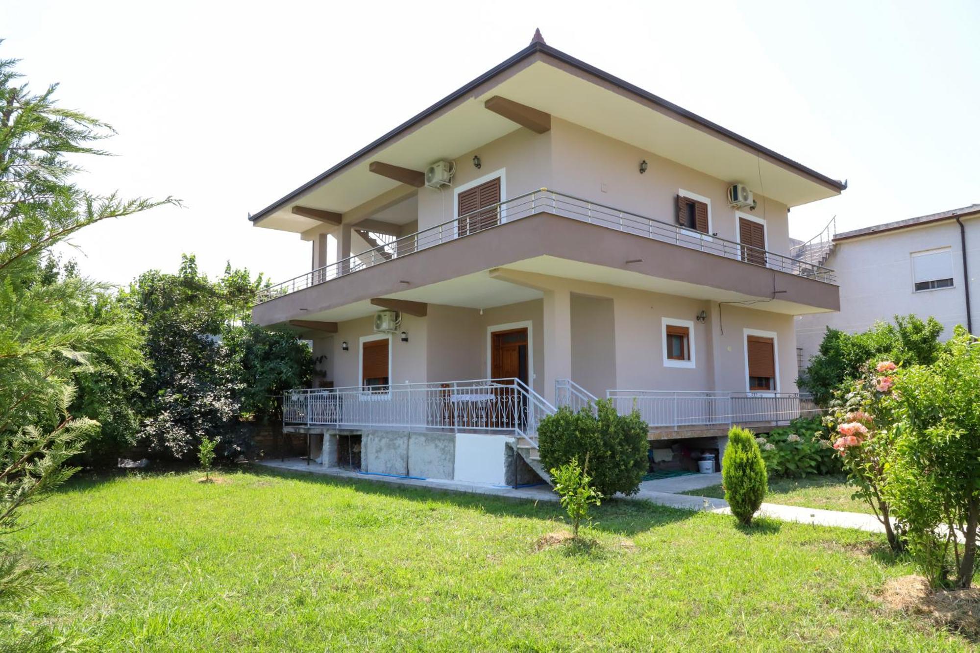 Villa Fjorentin Berat Buitenkant foto